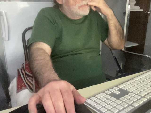 Live sex webcam photo for coach-karl #290530631