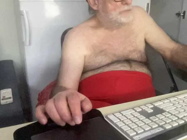 Live sex webcam photo for coach-karl #290571011