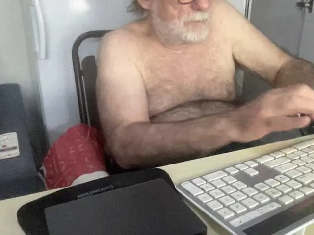 Live sex webcam photo for coach-karl #290591961