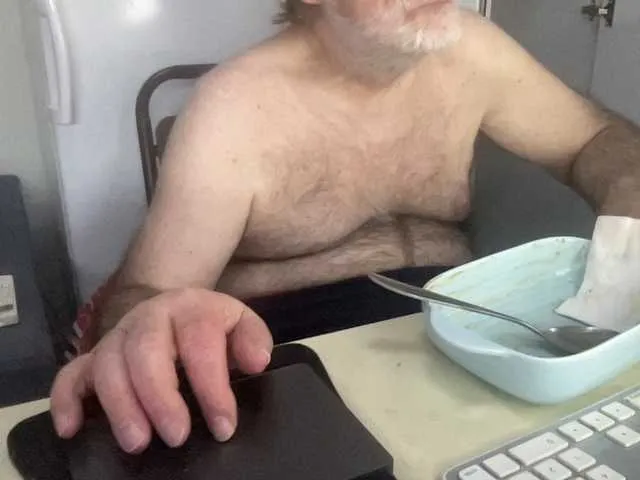 Live sex webcam photo for coach-karl #290594911