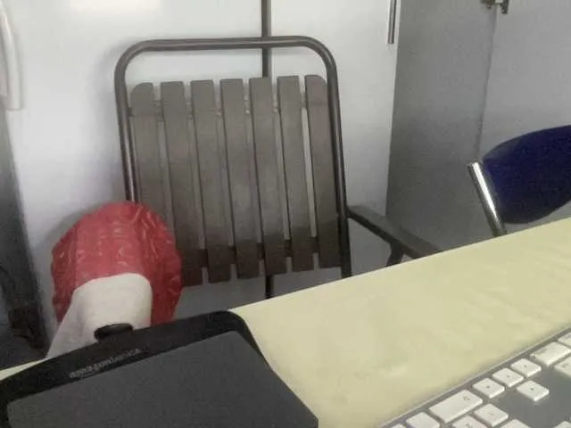 Live sex webcam photo for coach-karl #290596226