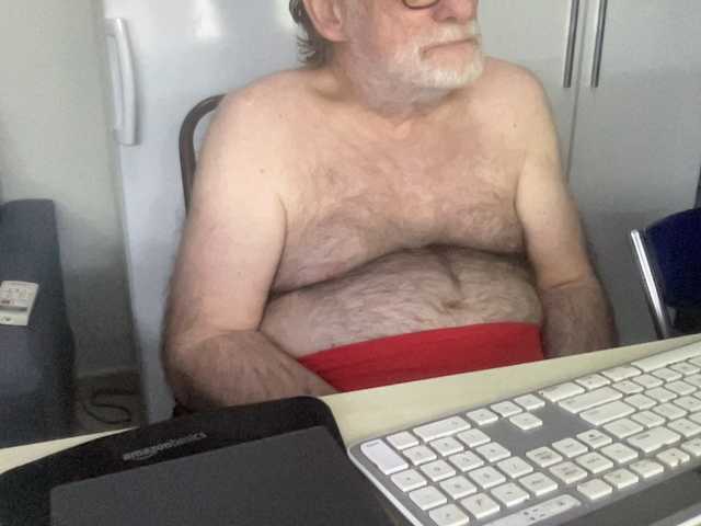 Live sex webcam photo for coach-karl #290735049