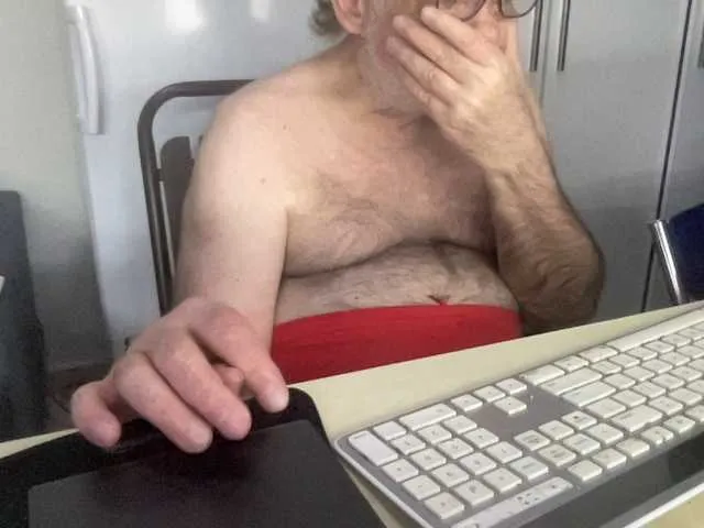 Live sex webcam photo for coach-karl #290740940