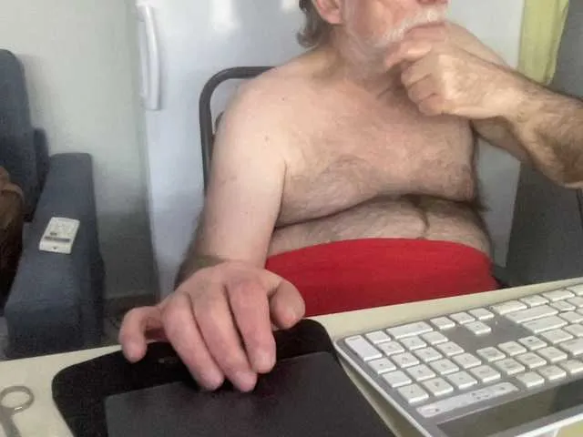 Live sex webcam photo for coach-karl #290746767