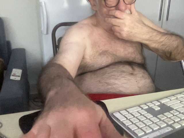 Live sex webcam photo for coach-karl #290760651