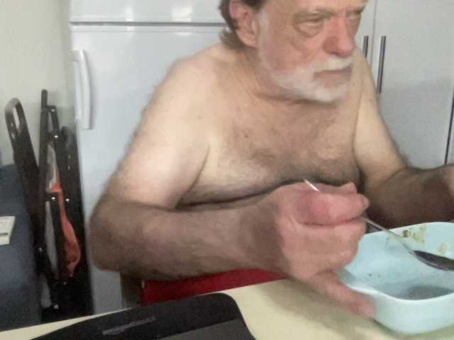 Live sex webcam photo for coach-karl #290800746