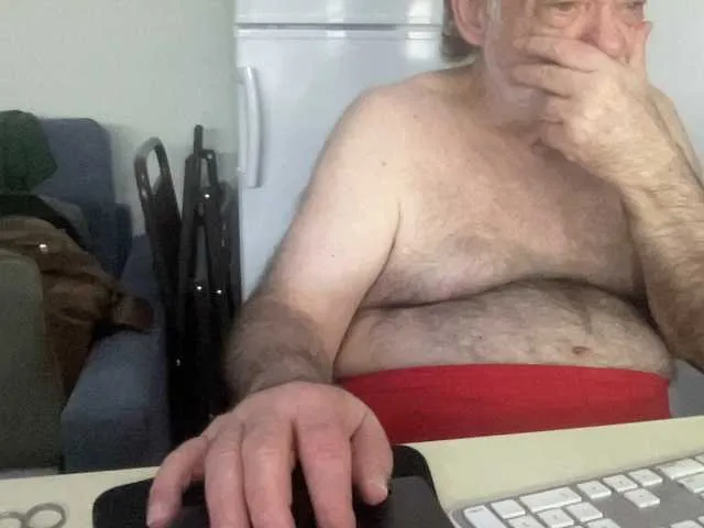 Live sex webcam photo for coach-karl #290836893