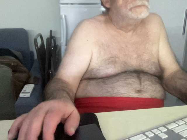 Live sex webcam photo for coach-karl #290899165