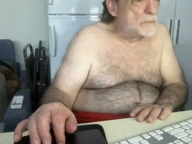 Live sex webcam photo for coach-karl #290945521