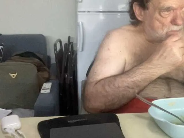 Live sex webcam photo for coach-karl #290997749