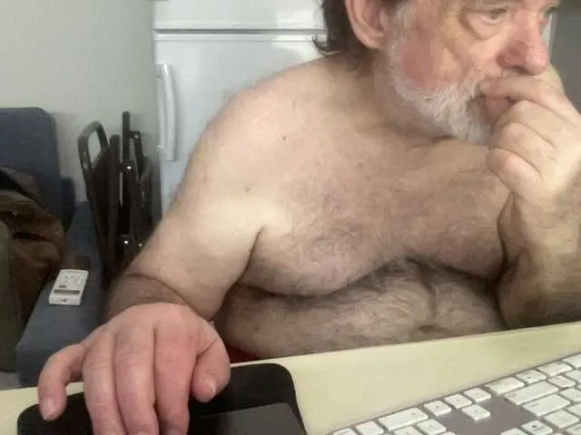 Live sex webcam photo for coach-karl #291090495