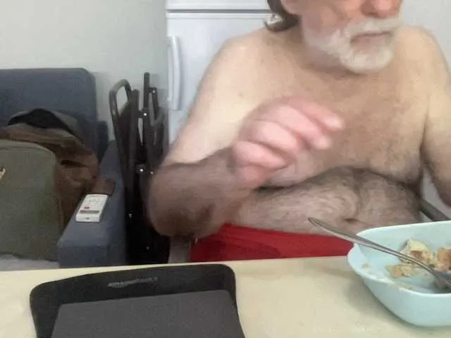 Live sex webcam photo for coach-karl #291137743