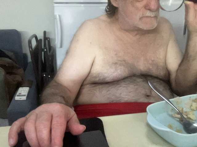 Live sex webcam photo for coach-karl #291152028