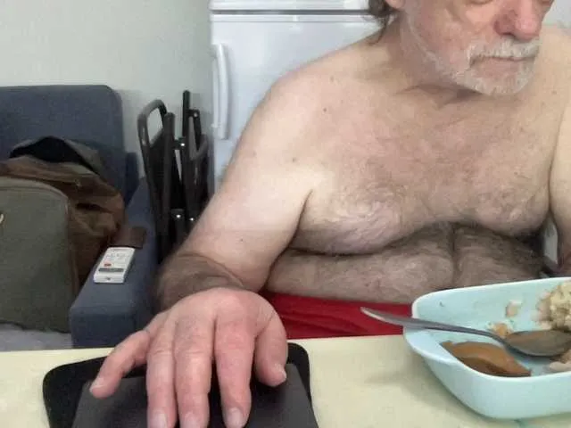 Live sex webcam photo for coach-karl #291173308