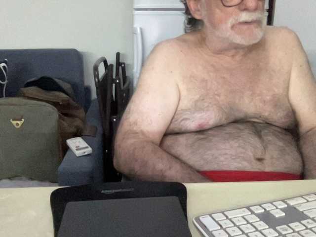 Live sex webcam photo for coach-karl #291195669