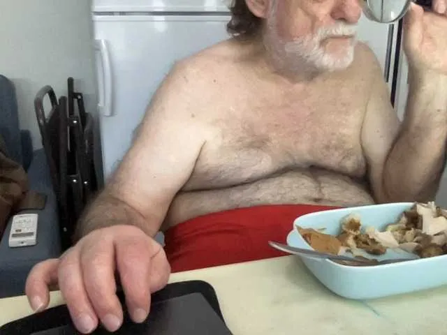 Live sex webcam photo for coach-karl #291266570