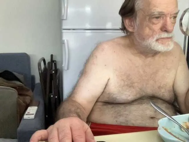 Live sex webcam photo for coach-karl #291370712