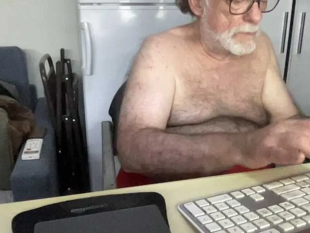 Live sex webcam photo for coach-karl #291395405