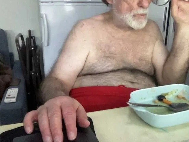 Live sex webcam photo for coach-karl #291400548