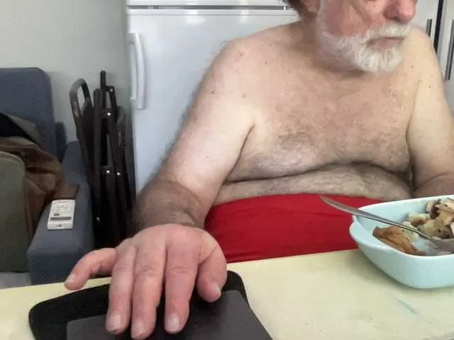 Live sex webcam photo for coach-karl #291410678