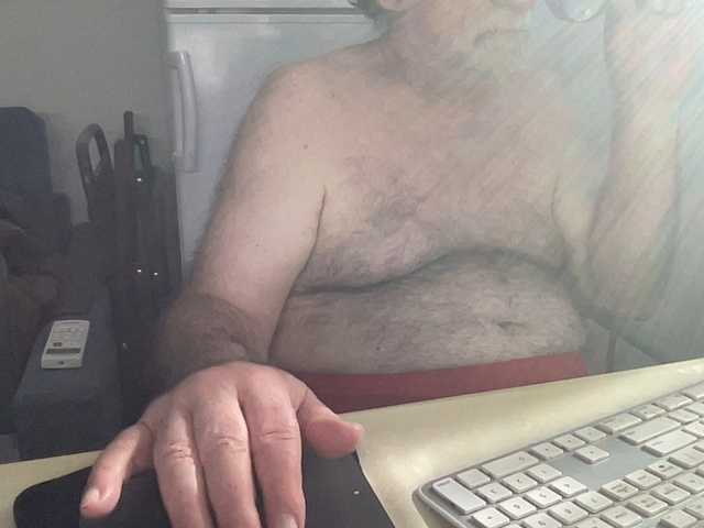 Live sex webcam photo for coach-karl #291433234