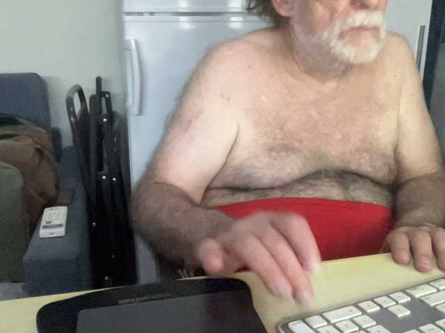 Live sex webcam photo for coach-karl #291484283