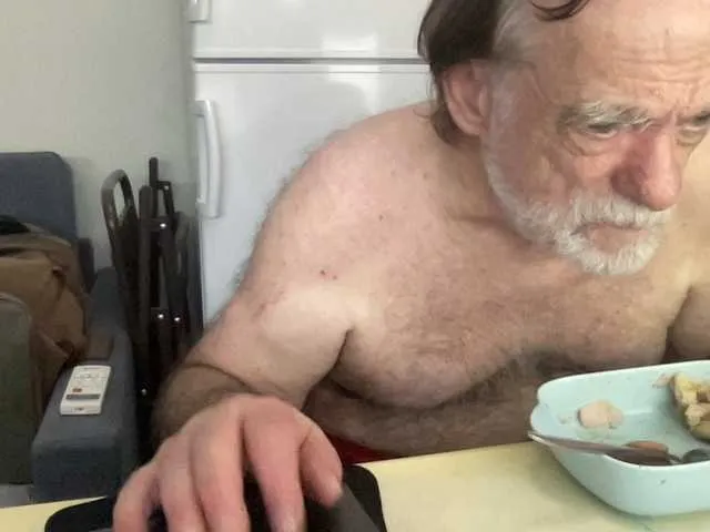 Live sex webcam photo for coach-karl #291487446