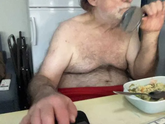 Live sex webcam photo for coach-karl #291496413