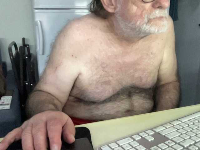 Live sex webcam photo for coach-karl #291498080