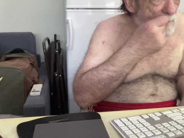 Live sex webcam photo for coach-karl #291562117