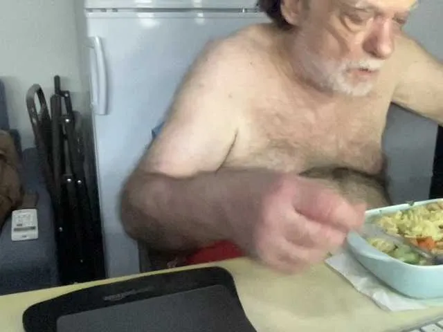 Live sex webcam photo for coach-karl #291671202