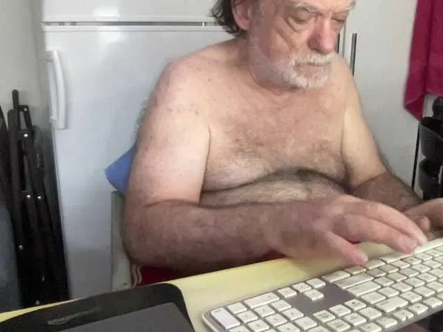 Live sex webcam photo for coach-karl #291675619