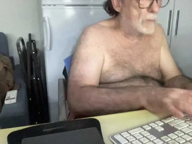 Live sex webcam photo for coach-karl #291678263