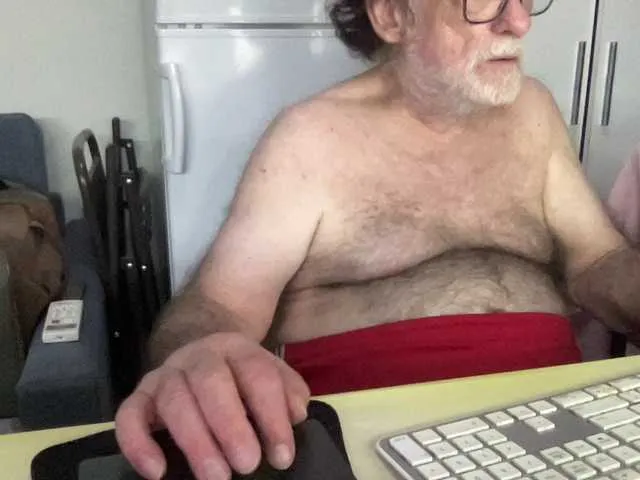 Live sex webcam photo for coach-karl #291704448