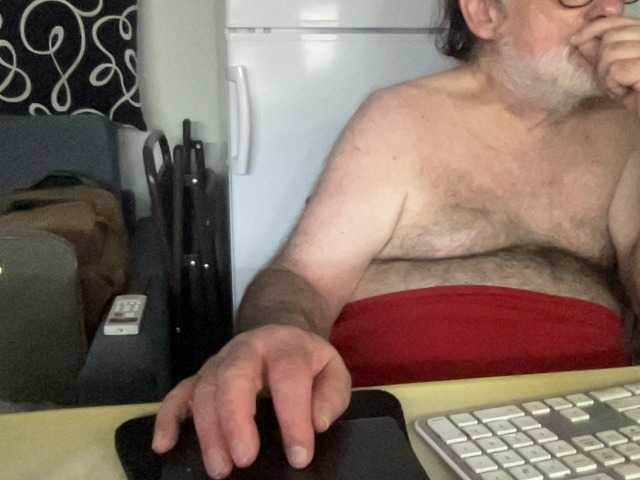 Live sex webcam photo for coach-karl #291736548