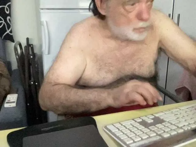 Live sex webcam photo for coach-karl #291746347