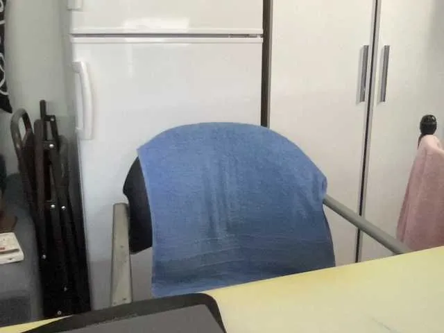 Live sex webcam photo for coach-karl #291777471