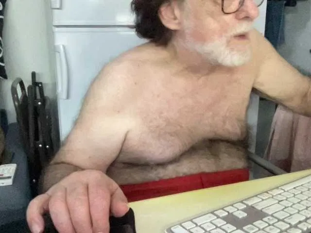 Live sex webcam photo for coach-karl #291834537