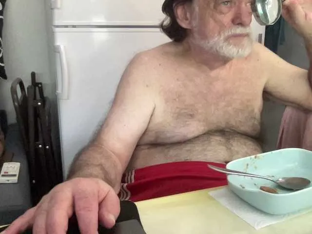 Live sex webcam photo for coach-karl #291837782