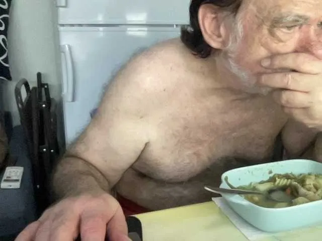 Live sex webcam photo for coach-karl #291861127