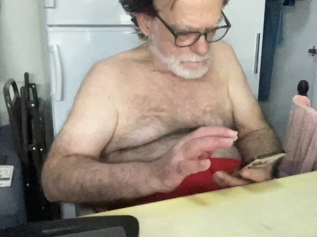 Live sex webcam photo for coach-karl #291875641