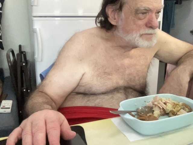 Live sex webcam photo for coach-karl #291879050