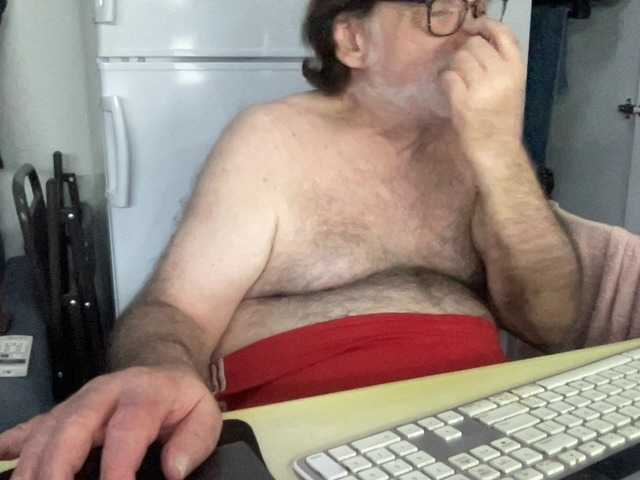 Live sex webcam photo for coach-karl #291889544