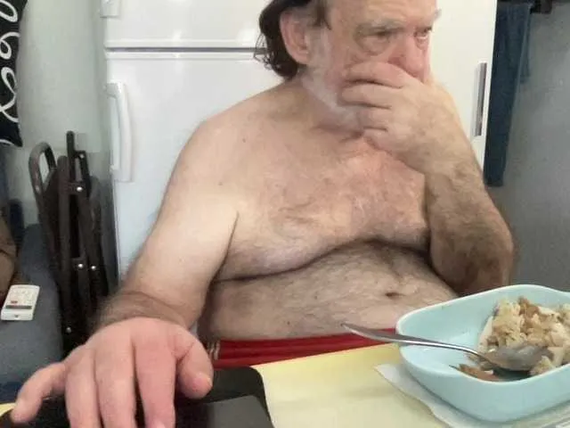 Live sex webcam photo for coach-karl #291900229