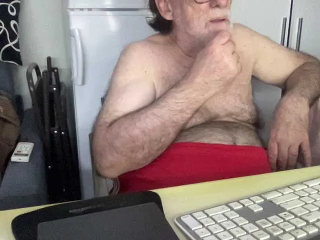 Live sex webcam photo for coach-karl #291951667