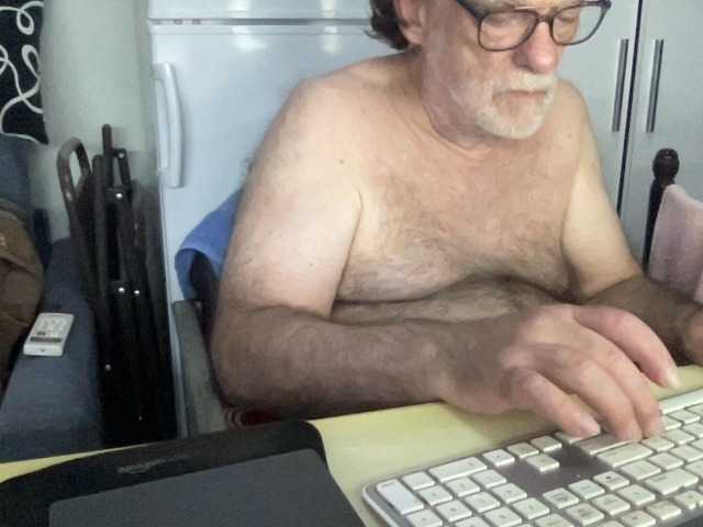 Live sex webcam photo for coach-karl #291958199