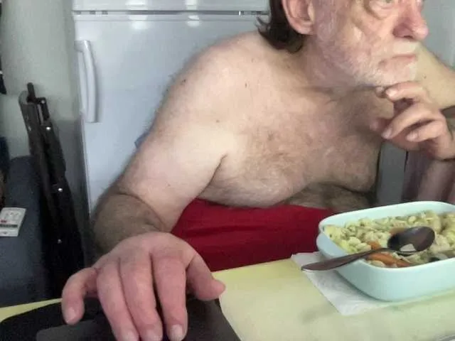 Live sex webcam photo for coach-karl #291974915