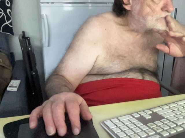 Live sex webcam photo for coach-karl #291981759