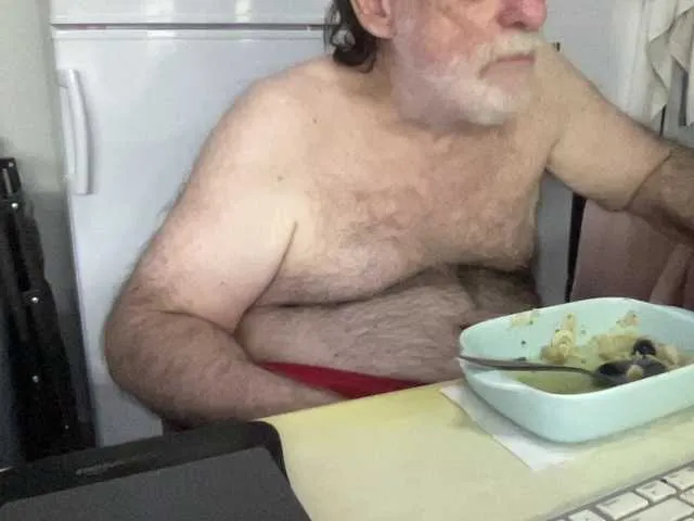 Live sex webcam photo for coach-karl #292035521