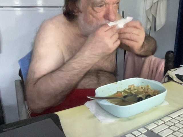 Live sex webcam photo for coach-karl #292050279